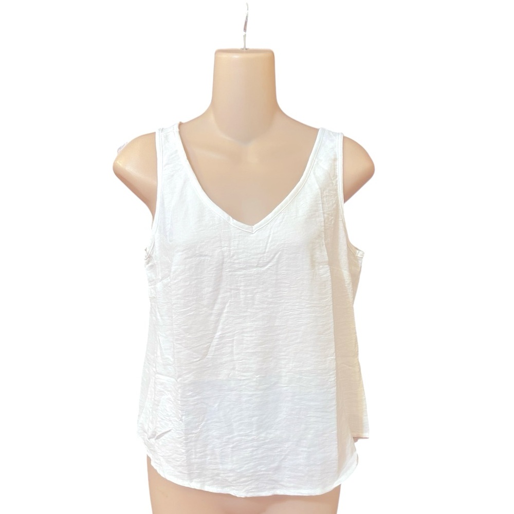 FancyInn‎ White V Neck Sleeveless Top NWT